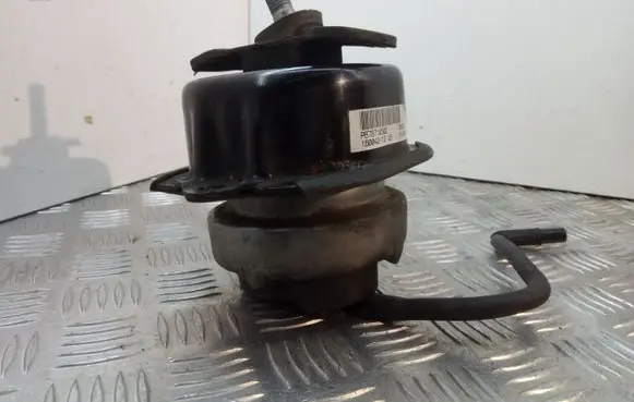 BMW X5 E70 Engine mount bracket 6787103 678710302