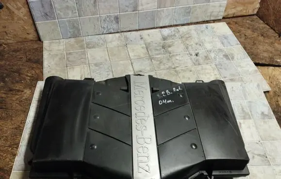 Mercedes-Benz E W211 Engine cover (trim) A1120940004