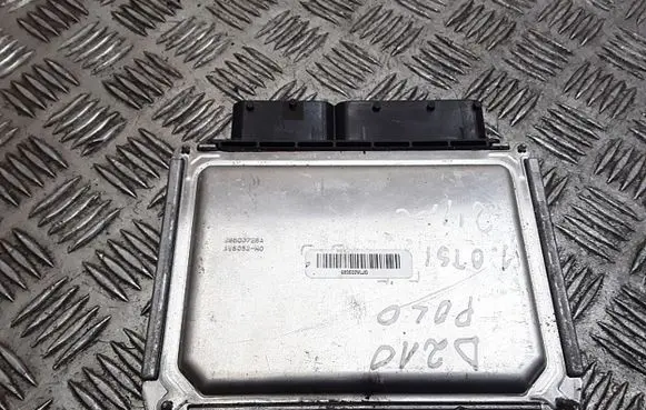 Volkswagen Polo VI Engine control unit/module 42022454