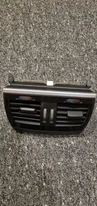 Rear air vent grill
