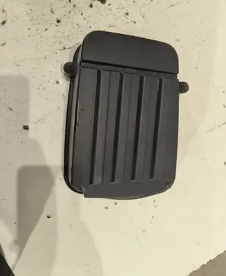Volkswagen PASSAT B6 Air filter box cover 3C0129620