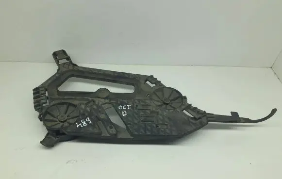 Skoda Octavia Mk2 (1Z) Headlight/headlamp mounting bracket 1Z0941340