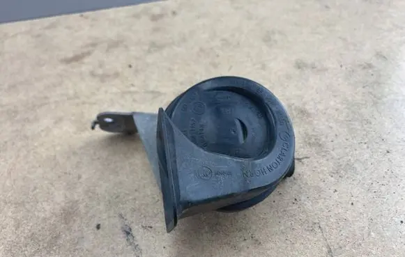 BMW 7 F01 F02 F03 F04 Horn signal 7284483 61337284483 61334871995
