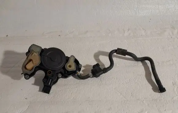 Volkswagen Golf VII Oil breather separator 06K103495AG