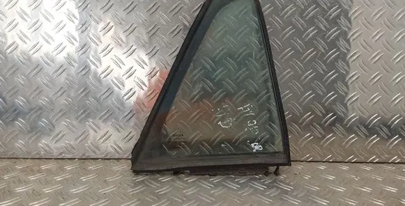 Toyota Avensis T270 Rear vent window glass 43R00048