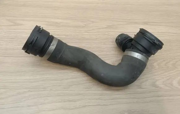 BMW X5 E70 Engine coolant pipe/hose 7808078 16195913 16185913