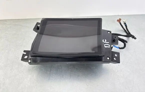 Land Rover Defender Head up display screen L8B219G468 CLLR69X0AEA 24062024D1