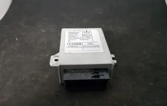 Mercedes-Benz CLS C219 Tire pressure control unit 2118207085