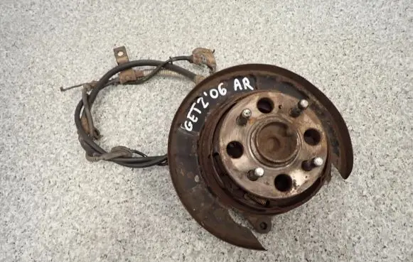 Hyundai Getz Front wheel hub spindle knuckle