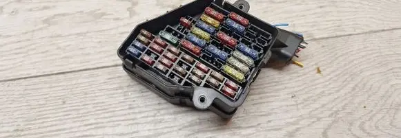 Volkswagen PASSAT B5.5 Fuse box set 8d1941824