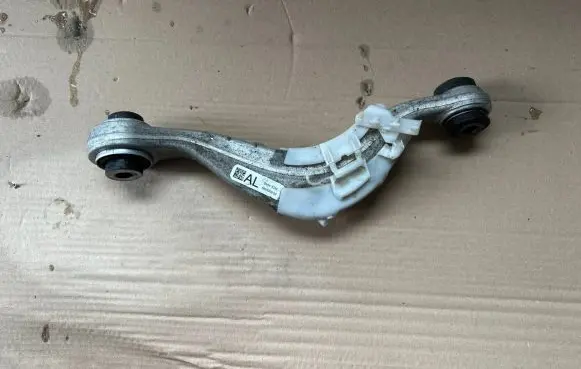 BMW 5 G30 G31 G38 Rear suspension control arm BMW3332 6883339
