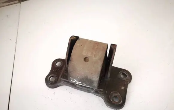 Mitsubishi Lancer Engine mount bracket mr197612