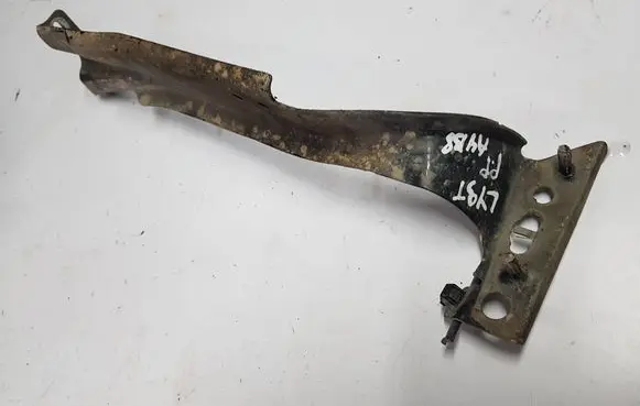 Audi A4 S4 B8 8K Fender mounting bracket 