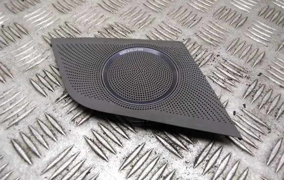 Side speaker trim/cover