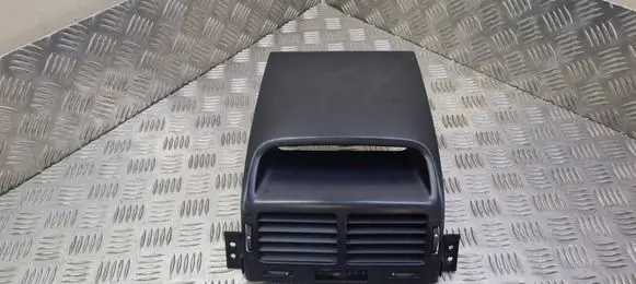 Suzuki Grand Vitara II Dash center air vent grill 7382165J0