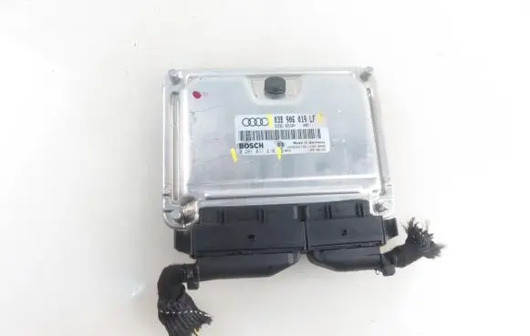 Audi A4 S4 B6 8E 8H Engine control unit/module 0281011210 038906019LF