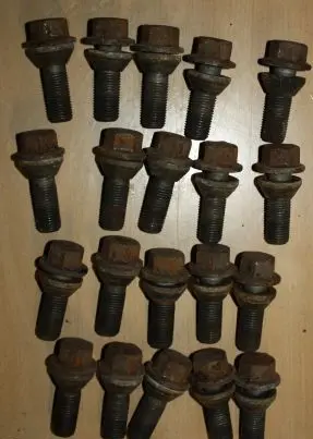 Volvo V70 Nuts/bolts 