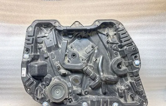 BMW X3 G01 Front door electric window regulator 7393457