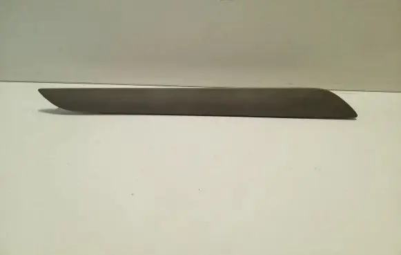 Audi Q3 8U Front door trim bar 8U0867410