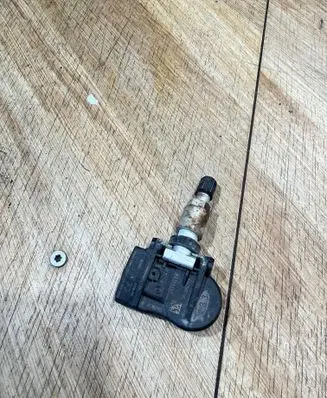 Chrysler 300 - 300C Tire pressure sensor 56029527AA