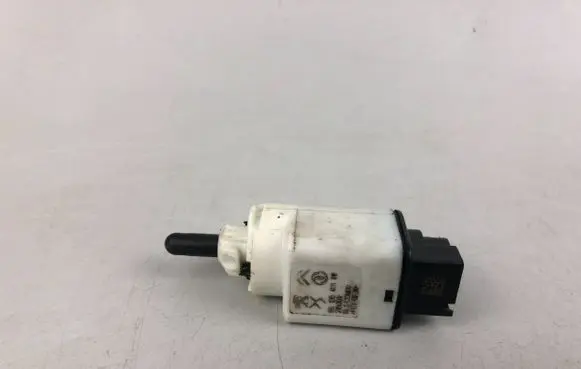 Peugeot 2008 II Brake pedal sensor switch 9813503180
