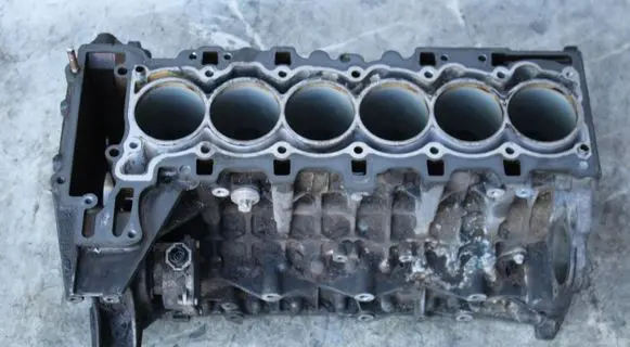 BMW 5 F10 F11 Engine block 