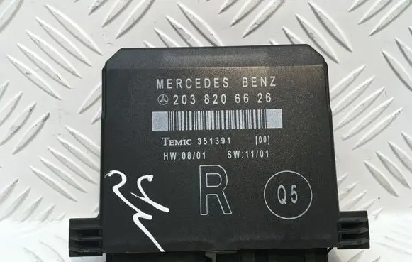 Mercedes-Benz C W203 Door control unit/module 2038206626