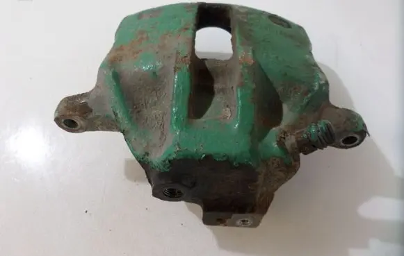 Volkswagen PASSAT B5 Front brake caliper