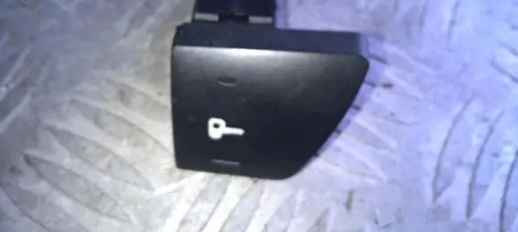 Peugeot 307 Central locking switch button 96366684XT