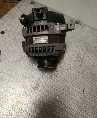 Toyota Yaris Generator/alternator 270600N090 33060 1042113000