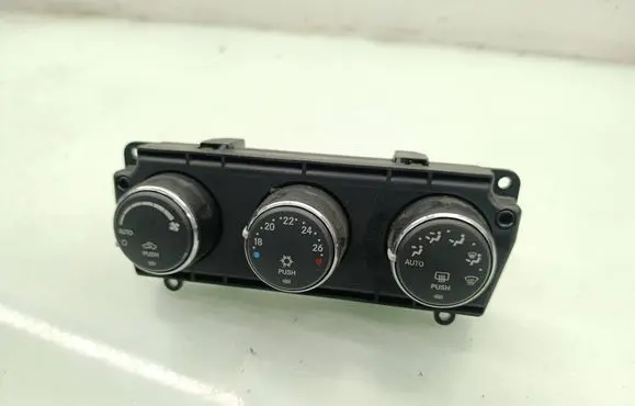 Dodge Nitro Climate control unit P55111846AE