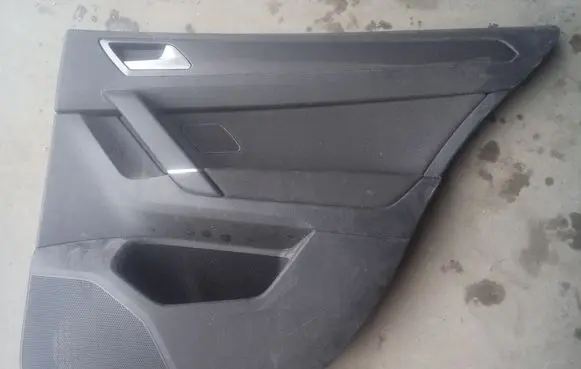 Volkswagen Golf Sportsvan Rear door card panel trim 517867212