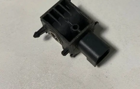 Hyundai Santa Fe Airbag deployment crash/impact sensor 959202B000