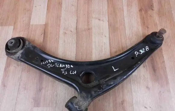Mitsubishi Outlander Front control arm 4013A499