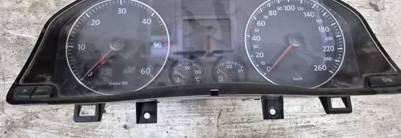 Volkswagen Golf V Speedometer (instrument cluster) VWZ7Z0D9694398 1K0920850L V3556120