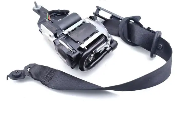 Mercedes-Benz C W204 Front seatbelt A2048602385
