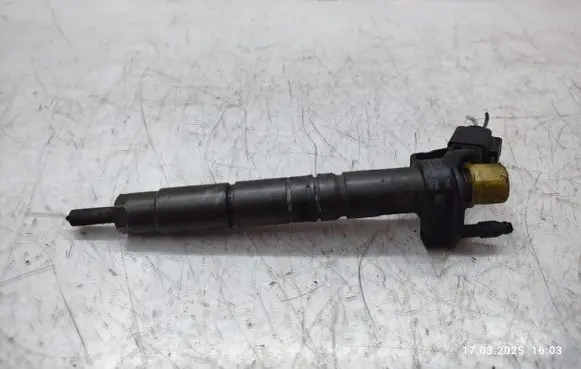 Mercedes-Benz GL X166 Fuel injector 0445116026