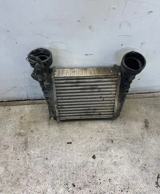 Volkswagen PASSAT B5.5 Intercooler radiator 8D01458050
