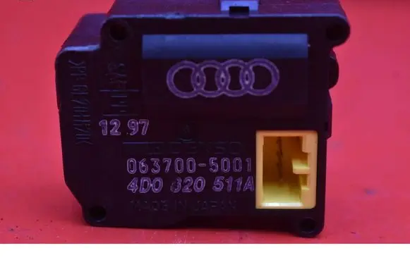 Audi A8 S8 D2 4D Air flap motor/actuator 4D0820511A