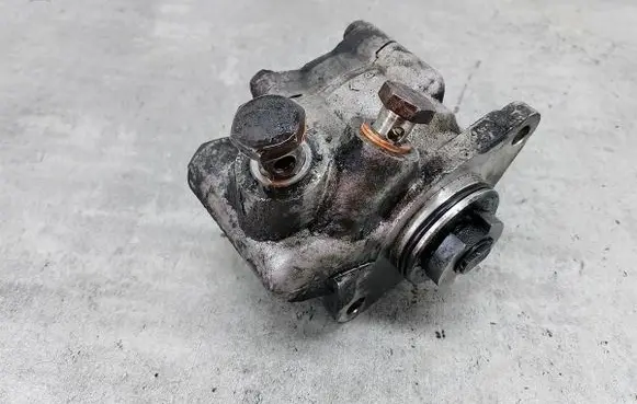 Renault Master II Power steering pump 7700300535