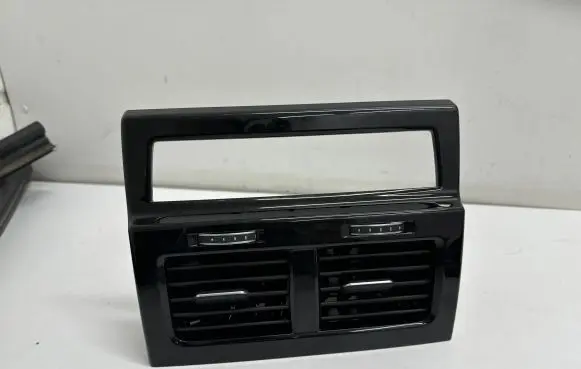 Volkswagen Touareg III Rear air vent grill 760819203