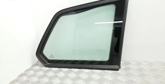 Volkswagen Golf VII Rear side window 5G9845298