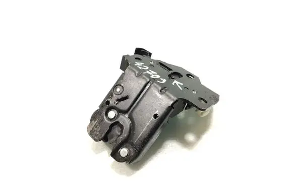 Audi A3 S3 8P Tailgate lock loop/hook striker 8P4827505