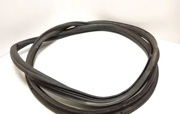 Volvo XC90 Trunk rubber seal (body) 