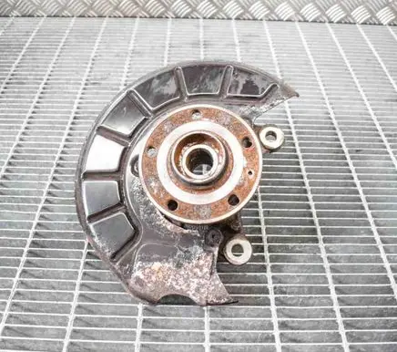 Front wheel hub