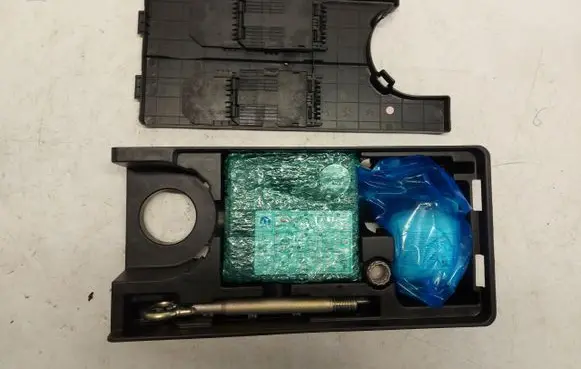 Peugeot 3008 III Tool set 9816736980JLK01