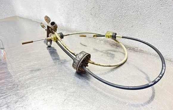 Opel Zafira A Gear shift cable linkage 90578381