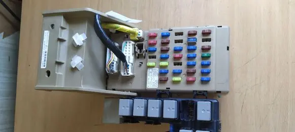Subaru Forester SG Fuse module 809033 0350 82201FG000