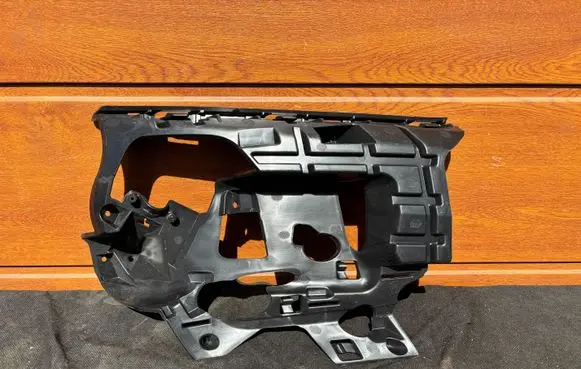 Volvo V60 Front bumper mounting bracket 31323841