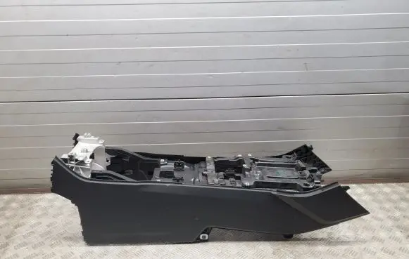 Audi Q8 Center console 4M0863243C